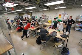 2015 08 09 1439130137 8473476 Inventionlab2 Jpg 640 427 Maker Labs Airport Design Design