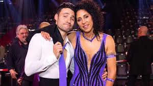 Bereits mit elf jahren widmete er sich dem klassischen turniertanzsport. Erste Worte Von Steffi Und Robert Nach Let S Dance Aus Promiflash De