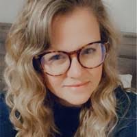 Lori Parnell's Instagram, Twitter & Facebook