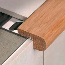 Brass Edge Trim For Tiles Linetec Pt Profilitec Pasamanos De Madera Escaleras De Madera Madera