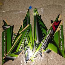 Dihitung dari rangka, body dan mesinnya motor kawasaki ninja r ini cukup ringan dengan berat 124,5kg, ditambah berat dari kapasitas tangki bahan bakar jika di isi sampai penuh mampu mencapai 10 liter. Ninja R Warna Hijau Keluaran 2014 Sejarah Singkat Kawasaki Ninja Krr 150 Yang Fenomenal Di Zamannya Frederiquebarre Sauvage
