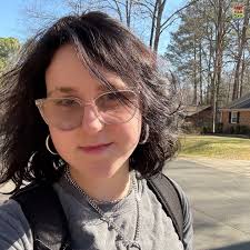 hey! my name is fereday. my pronouns are she/they!! i'm a bisexual  dr.pepper loving girl. i enjoy all things social and fun. i'm a choir girl.  i've sang in choir all 4