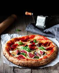 Irene E Ivan Pimientadulce En Instagram Eng Below Pizza De Higos Y Gorgonzola Es Viernes Asi Que Haremos Pizza Recipes Homemade Food Pizza Photo