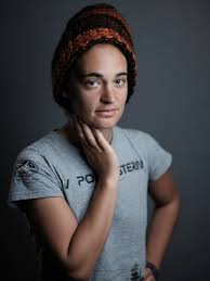 Frauen Und Die Macht In 2020 Weibliche Form Frau Machtige Frauen