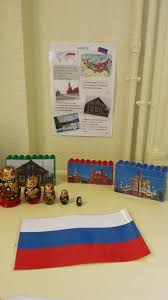 Mon Tour Du Monde La Russie 1 2 3 Dans Ma Classe A Moi Russie Tour Du Monde Poupee Russe