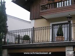 Pin Von Michaela Stahl Auf Balkon Balkon Gelander Design Aussentreppengelander Einfahrtstor