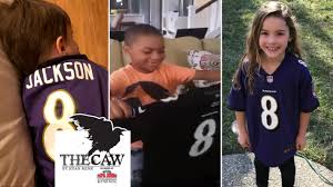 Jun 17, 2021 · lamar jackson is trying to negotiate a new contract extension with the ravens without an agent. The Caw Lamar Jackson Loves Seeing Kids Get His Jersey For Christmas