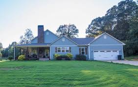You can get an overview of the ground floor layout in the floorplan below. Americas Home Place The Southfork Modern Farmhouse Plan