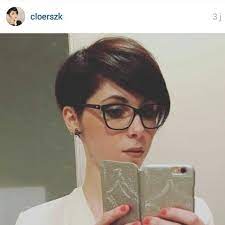 Pixie Thick Hair Brunette Short Hair Styles Short Hair Glasses Short Hair Styles Pixie