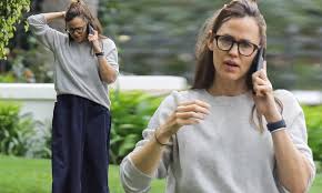Jennifer garner and john miller's. Jennifer Garner Looks Casual In A Navy Skirt As She Steps Outside To Take A Phone Call On Easter Daily Mail Online