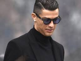 حقق النجم البرتغالي كريستيانو رونالدو، لاعب فريق يوفنتوس الإيطالي، رقما قياسيا جديدا ولكن خارج المستطيل الأخضر، وإنما فيما يخص عدد متابعيه على مواقع ÙŠÙˆÙÙ†ØªÙˆØ³ Ø±ÙˆÙ†Ø§Ù„Ø¯Ùˆ ÙŠØªØ°ÙˆÙ‚ Ø·Ø¹Ù… Ø§Ù„Ø®Ø³Ø§Ø±Ø© Ø®Ø§Ø±Ø¬ Ø§Ù„Ù…Ù„Ø§Ø¹Ø¨ ÙƒÙˆØ±Ø© 10