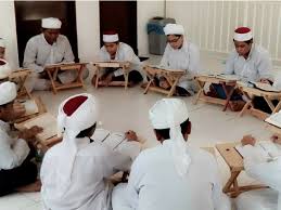 Mungkin ada yang risau, jika anak dihantar sekolah tahfiz, takut tidak dapat belajar pelajaran lain. Panduan Lengkap Untuk Ibu Bapa Yang Ingin Menghantar Anak Ke Sekolah Tahfiz Kifarah Media