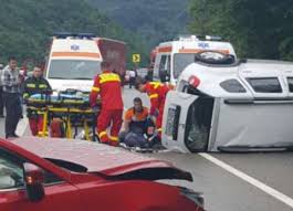 Un tir a căzut în râul olt, după un impact violent cu o mașină. Trafic Blocat Pe Dn7 Pe Valea Oltului Din Cauza Unui Accident Grav Cinci Persoane Victimele Impactului Puternic Gazeta LocalÄƒ
