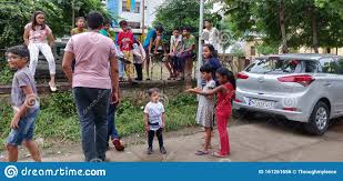 Maybe you would like to learn more about one of these? Banda De Ninos Jugando En La Calle Foto Editorial Imagen De Sencillo Vida 161261656