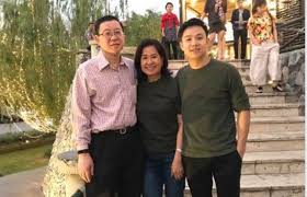 Chew, accompanied by lee and guan. Isteri Lim Guan Eng Turut Hadapi 3 Pertuduhan Melibatkan Rasuah Pengubahan Wang Haram