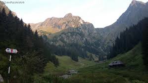 Book cabana cascada, nucsoara on tripadvisor: Varful Moldoveanu On Top Of Romania Impresii RedescoperÄƒ Masivul FÄƒgÄƒraÈ™ Masivul FÄƒgÄƒraÈ™ Amfostacolo