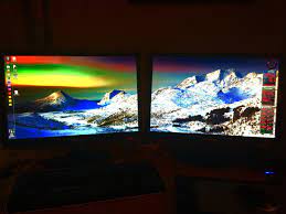New Two Monitors Two Wallpapers Windows 7