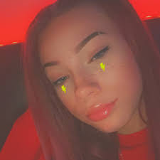 Alisha Bell's Instagram, Twitter & Facebook