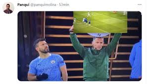 We regularly add new gif animations about and. Del Increible Fallo A Ser Viral Los Memes Del Kun Aguero Tras Desperdiciar Un Penal Que Pudo Significar El Titulo Del Manchester City Radio Imagen Chepes Periodico Digital Radio Tv
