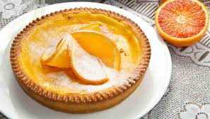 Ideale come base di numerosi possibili dolci al cucchiaio, semplicemente servendola all'interno delle apposite ciotoline e spolverandola con delle scagliette di cioccolato in superficie; Crostata Con Crema D Arancia Dolcezza Soffice E Fresca