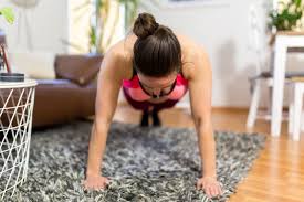 Sie möchten ihre muskeln definieren? Krafttraining Zu Hause Ohne Gerate Tipps Trainingsplan