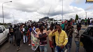 A police station is a building where police officers work. Charles Freeborn On Twitter The Divisional Police Officer Ekpan Police Station Effurun Warri Addressing Protesters At The Endsarsprotests Warri Endsarsprotest Endsars Https T Co Wbihhb12ah