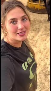 Andrea Crosby's Instagram, Twitter & Facebook