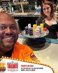 Amy Reeb's Instagram, Twitter & Facebook