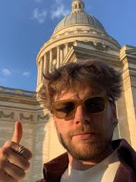 August Thompson (@augustpthompson) • Threads, Say more