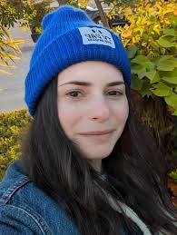 Alexandra Lustig's Instagram, Twitter & Facebook