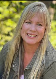 Robin Kolb's Instagram, Twitter & Facebook