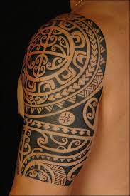 Si no deseas tatuarte algo grande y crees que el brazo es mucho, te aseguramos que tu mejor opción será realizarte un tatuaje en el hombro. 260 Tatuajes Maories Para Hombres Disenos Y Significados