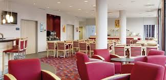 The cheapest way to get from dusseldorf airport (dus) to holiday inn express duesseldorf city nord, an ihg hotel, düsseldorf costs only €2, and the quickest way takes just 7 mins. Holiday Inn Express Dusseldorf City North Dusseldorf Gunstig Buchen Its