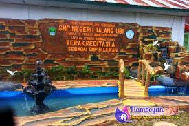 Berharap postingan foto tangan tunangan sederhana diatas bisa berguna buat kalian. 10 Desain Konsep Taman Sekolah Tukang Taman Surabaya Jasa Taman Surabaya