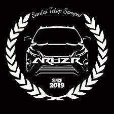Pada tahun 2005, sekitar 34,667,000 kereta penumpang (590 kereta per 1,000 orang) dan 4,015,000 kenderaan pengangkut yang berjalan atas rangkaian jalan raya negara. Kelab Aruzr Malaysia Home Facebook