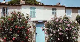 Camille Blog De Voyage Camhauspy Port Grimaud France Decouverte De La Venise Provencale Outdoor Decor Decor Home Decor