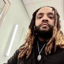 Martel Banks's Instagram, Twitter & Facebook