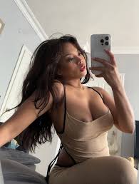 maya 🎀 on X: dm me in here 👇 see u soon 🥹 t.coM3sgQECz4T  t.coAfZedCVZts  X