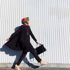 Belakangan diketahui dari sebuah lembaga/institusi negara. 10 Inspirasi Gaya Berfoto Untuk Wanita Berhijab Gotomalls