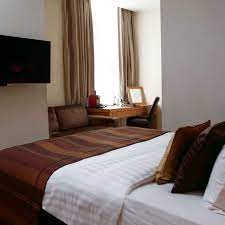 Best western burns hotel is close to knightsbridge and a short walk to kensington palace, the royal albert hall and the museums of south kensington. Hotel The Best Western Boltons London Kensington London Bei Hrs Gunstig Buchen
