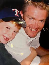 This weekend we celebrate the men and women who serve our country. We honor  your bravery, sacrifice, and commitment to the cause. Happy Veterans Day &  thank you for your service! 🇺🇸