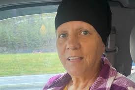 Beth Akers's Instagram, Twitter & Facebook