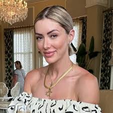 Ashley Bernhardt's Instagram, Twitter & Facebook