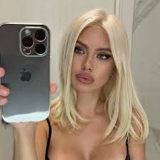 Laura Camargo (@_lauracgc)