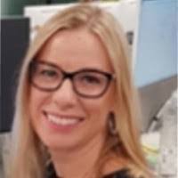 Amber Sanderson's Instagram, Twitter & Facebook