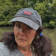 Elena Podzámska: Bojujem s ťažkými depresiami a závislosťou, ale som späť  💪❤️‍🩹 Do kresla k @leadanisofficial zasadla herečka @ena_podzamska, ktorá  kedysi žiarila v rôznych rodinných seriáloch 👀 Reč bola o jej boji