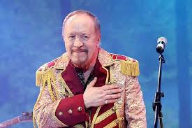 Об этом сообщил директор музыкального коллектива золотые сегодня в минске, скончался один из легендарных песняров, леонид борткевич! O5td5p8lrw7bfm