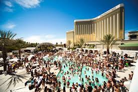 Party At The Pool Daylight Beach Club Las Vegas Pool Vegas Pool Party