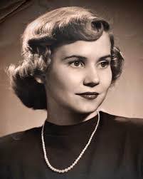 Carolyn Standish's Instagram, Twitter & Facebook