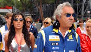 Tv personality, actress, i live for my incredible son, black belt in karate,i love chocolate. Elisabetta Gregoraci E Flavio Briatore Nuovamente Insieme